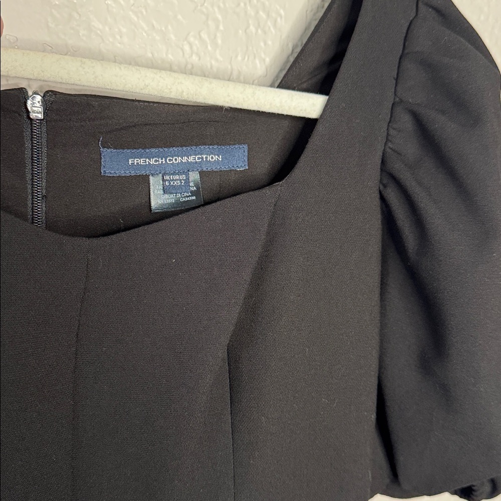 NEW French Connection Sweetheart Neck Black Mini Dress Puff Sleeve Size 2 - Picture 3 of 6